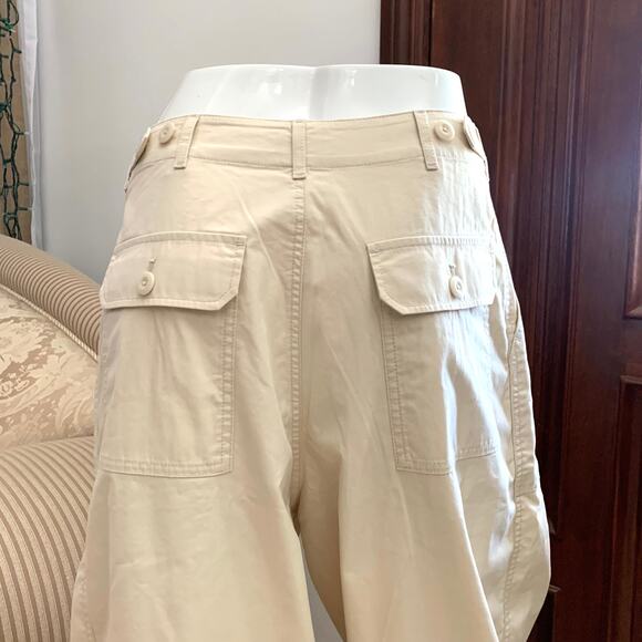 Uniqlo C Wide Balloon Pants in Natural - Picture 6 of 12